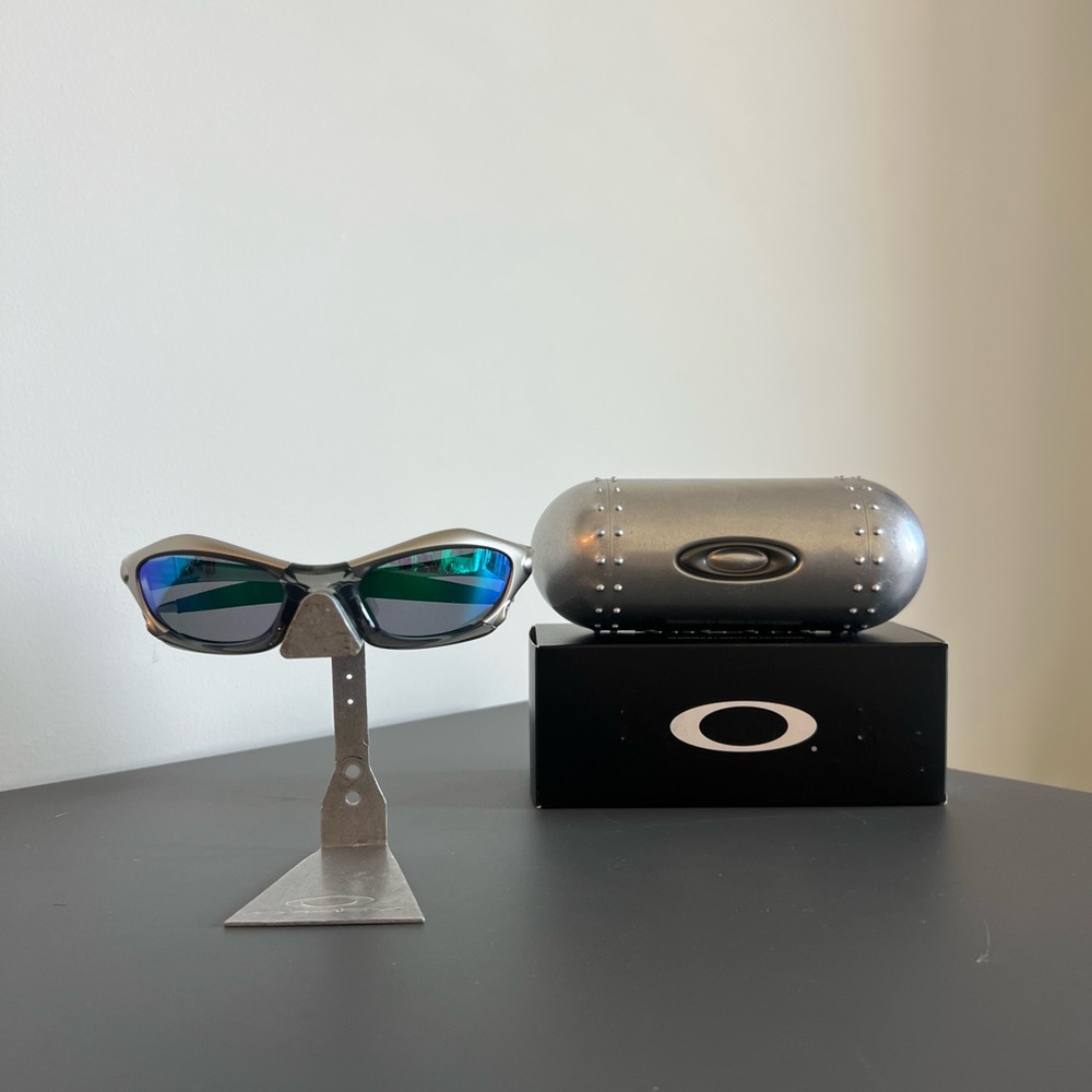 Oakley Splice Metal Polarized Sunglasses with Silver Case